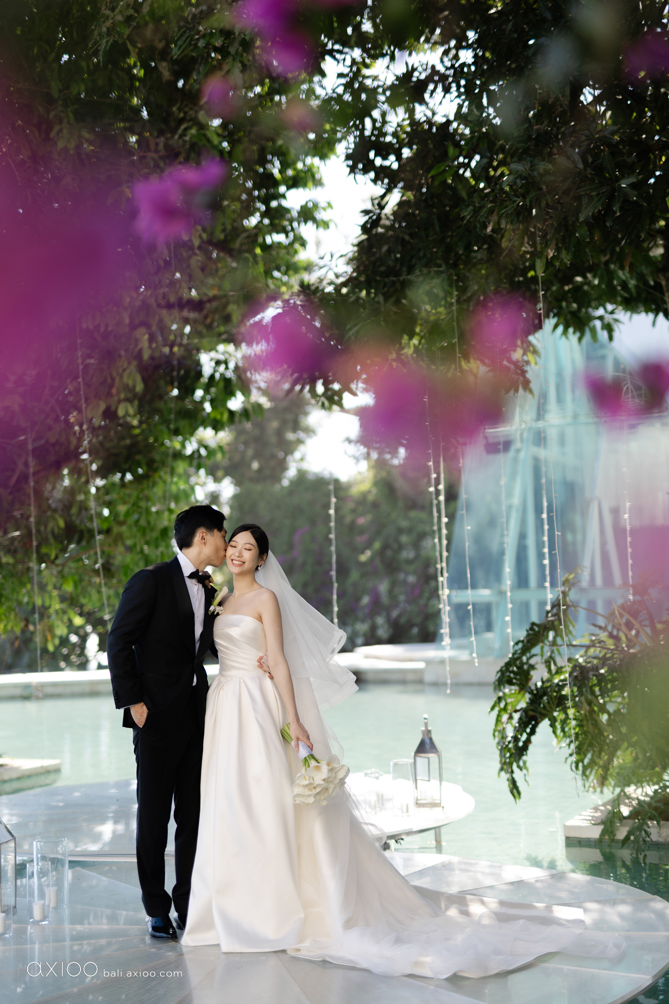 Axioo: Before the Shutter Clicks